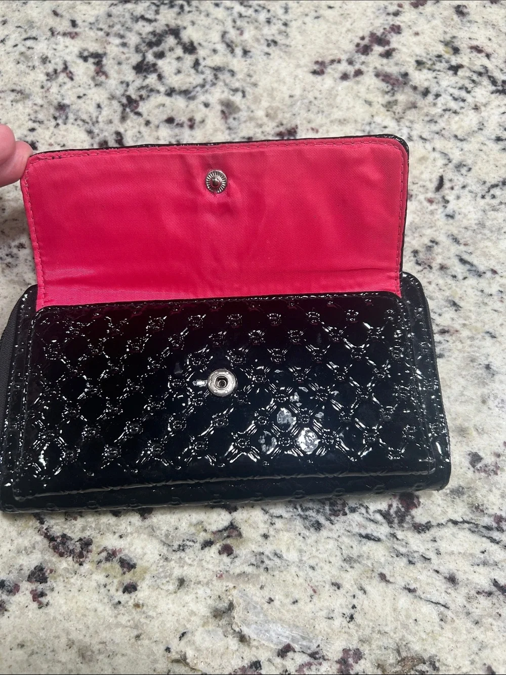 Kenneth Cole Reaction Black Quilted Patent Zip-Around Card Holder